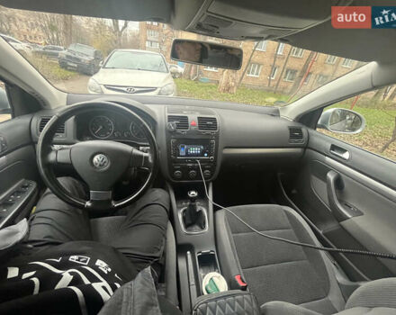 Серый Фольксваген Гольф, объемом двигателя 1.39 л и пробегом 250 тыс. км за 5912 $, фото 6 на Automoto.ua