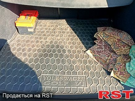 Серый Фольксваген Гольф, объемом двигателя 1.6 л и пробегом 350 тыс. км за 6300 $, фото 5 на Automoto.ua