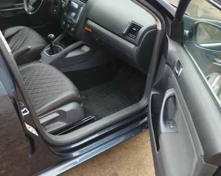 Сірий Фольксваген Гольф, об'ємом двигуна 1.39 л та пробігом 218 тис. км за 6000 $, фото 2 на Automoto.ua