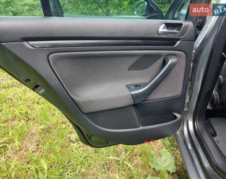 Серый Фольксваген Гольф, объемом двигателя 1.6 л и пробегом 260 тыс. км за 7400 $, фото 37 на Automoto.ua