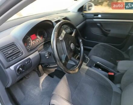 Серый Фольксваген Гольф, объемом двигателя 1.39 л и пробегом 235 тыс. км за 5500 $, фото 6 на Automoto.ua