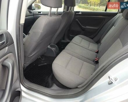 Серый Фольксваген Гольф, объемом двигателя 1.6 л и пробегом 284 тыс. км за 6350 $, фото 3 на Automoto.ua