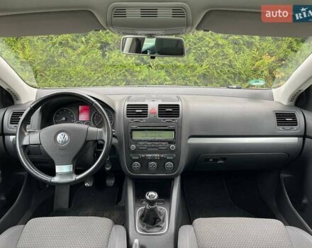 Серый Фольксваген Гольф, объемом двигателя 1.4 л и пробегом 214 тыс. км за 6200 $, фото 20 на Automoto.ua