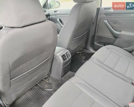 Серый Фольксваген Гольф, объемом двигателя 1.6 л и пробегом 253 тыс. км за 7700 $, фото 41 на Automoto.ua