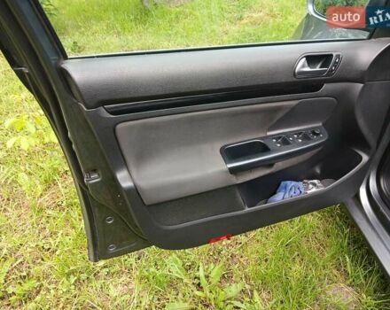 Серый Фольксваген Гольф, объемом двигателя 1.6 л и пробегом 260 тыс. км за 7400 $, фото 36 на Automoto.ua