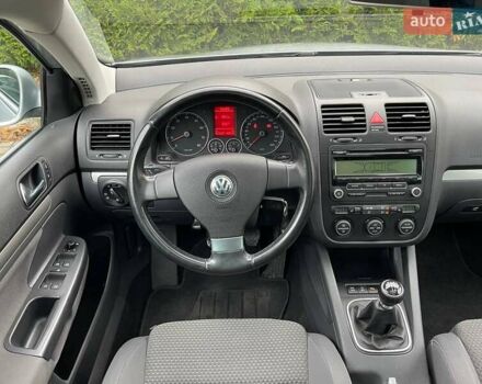Серый Фольксваген Гольф, объемом двигателя 1.4 л и пробегом 214 тыс. км за 6200 $, фото 21 на Automoto.ua