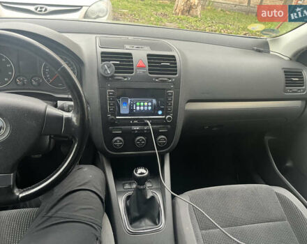 Серый Фольксваген Гольф, объемом двигателя 1.39 л и пробегом 250 тыс. км за 5912 $, фото 5 на Automoto.ua