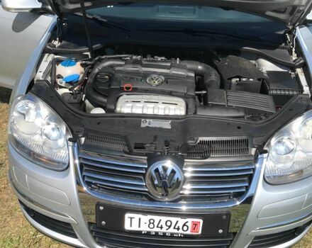 Серый Фольксваген Гольф, объемом двигателя 1.4 л и пробегом 131 тыс. км за 8800 $, фото 7 на Automoto.ua