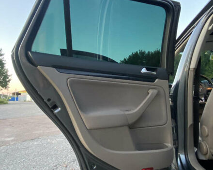 Серый Фольксваген Гольф, объемом двигателя 1.6 л и пробегом 220 тыс. км за 8900 $, фото 12 на Automoto.ua