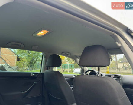 Серый Фольксваген Гольф, объемом двигателя 1.39 л и пробегом 257 тыс. км за 5750 $, фото 25 на Automoto.ua