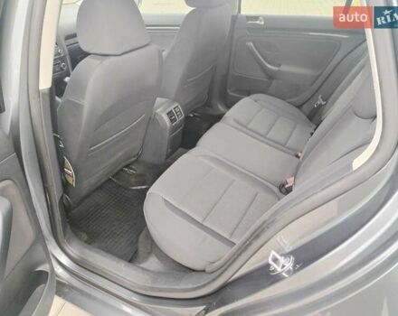 Серый Фольксваген Гольф, объемом двигателя 1.6 л и пробегом 253 тыс. км за 7700 $, фото 36 на Automoto.ua