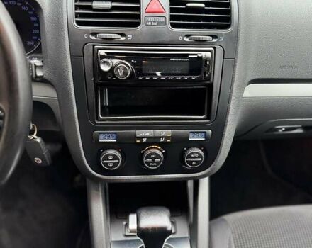 Серый Фольксваген Гольф, объемом двигателя 1.4 л и пробегом 220 тыс. км за 5999 $, фото 4 на Automoto.ua