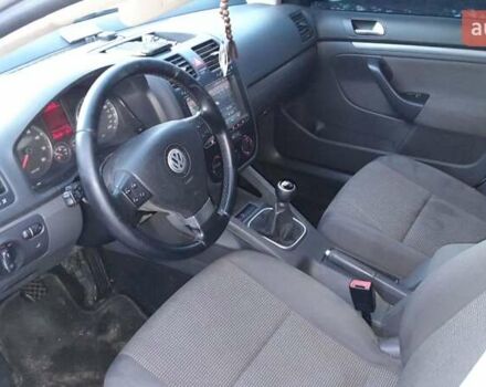 Серый Фольксваген Гольф, объемом двигателя 1.6 л и пробегом 370 тыс. км за 4900 $, фото 37 на Automoto.ua