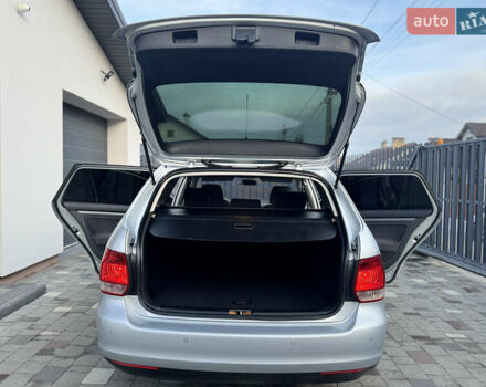 Серый Фольксваген Гольф, объемом двигателя 1.6 л и пробегом 225 тыс. км за 6450 $, фото 42 на Automoto.ua