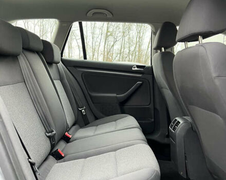 Серый Фольксваген Гольф, объемом двигателя 1.6 л и пробегом 218 тыс. км за 5850 $, фото 64 на Automoto.ua