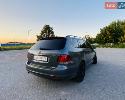 Серый Фольксваген Гольф, объемом двигателя 1.6 л и пробегом 220 тыс. км за 8900 $, фото 6 на Automoto.ua
