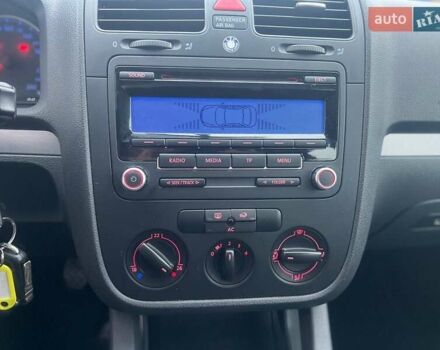 Серый Фольксваген Гольф, объемом двигателя 1.4 л и пробегом 263 тыс. км за 6500 $, фото 37 на Automoto.ua