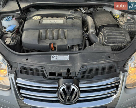 Серый Фольксваген Гольф, объемом двигателя 1.6 л и пробегом 225 тыс. км за 6450 $, фото 51 на Automoto.ua