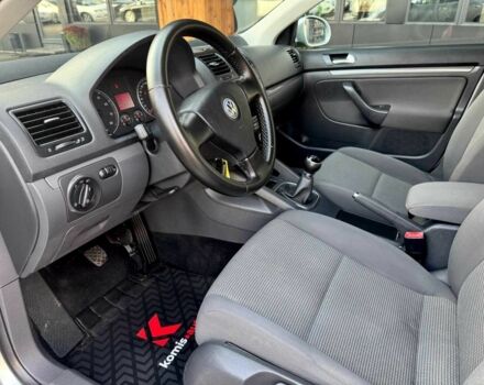 Сірий Фольксваген Гольф, об'ємом двигуна 1.6 л та пробігом 176 тис. км за 7699 $, фото 6 на Automoto.ua