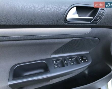 Фольксваген Гольф 2009 в Ужгороде на Automoto.ua Серый Фольксваген Гольф, объемом двигателя 1.39 л и пробегом 183 тыс. км за 6200 $, фото 21 на Automoto.ua