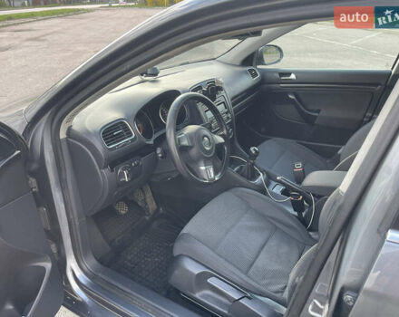 Серый Фольксваген Гольф, объемом двигателя 1.6 л и пробегом 342 тыс. км за 7200 $, фото 8 на Automoto.ua