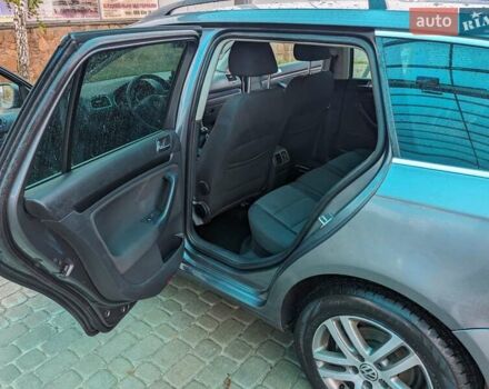 Серый Фольксваген Гольф, объемом двигателя 1.6 л и пробегом 351 тыс. км за 6500 $, фото 5 на Automoto.ua