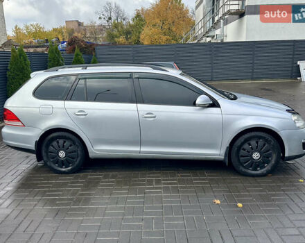 Фольксваген Гольф 2009 в Черкассах на Automoto.ua Серый Фольксваген Гольф, объемом двигателя 1.9 л и пробегом 221 тыс. км за 6950 $, фото 3 на Automoto.ua