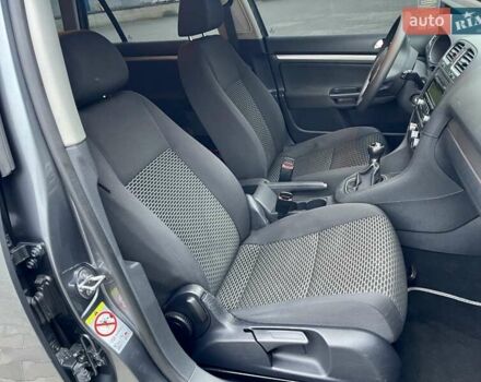 Серый Фольксваген Гольф, объемом двигателя 1.6 л и пробегом 144 тыс. км за 7950 $, фото 32 на Automoto.ua