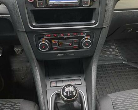 Фольксваген Гольф 2009 в Нетешине на Automoto.ua Серый Фольксваген Гольф, объемом двигателя 1.6 л и пробегом 245 тыс. км за 6900 $, фото 23 на Automoto.ua