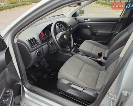 Серый Фольксваген Гольф, объемом двигателя 1.6 л и пробегом 284 тыс. км за 6350 $, фото 11 на Automoto.ua