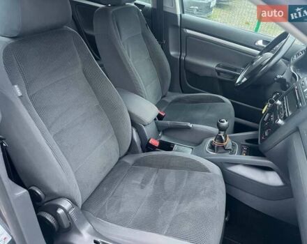 Серый Фольксваген Гольф, объемом двигателя 1.4 л и пробегом 263 тыс. км за 6500 $, фото 46 на Automoto.ua