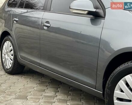 Серый Фольксваген Гольф, объемом двигателя 1.6 л и пробегом 144 тыс. км за 7950 $, фото 7 на Automoto.ua