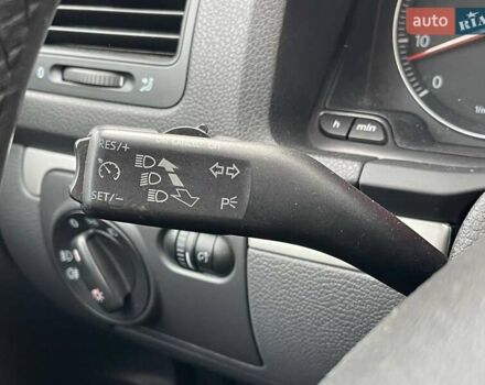 Серый Фольксваген Гольф, объемом двигателя 1.4 л и пробегом 214 тыс. км за 6200 $, фото 24 на Automoto.ua