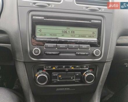 Серый Фольксваген Гольф, объемом двигателя 1.6 л и пробегом 253 тыс. км за 7700 $, фото 61 на Automoto.ua