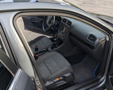 Серый Фольксваген Гольф, объемом двигателя 1.6 л и пробегом 299 тыс. км за 6550 $, фото 6 на Automoto.ua