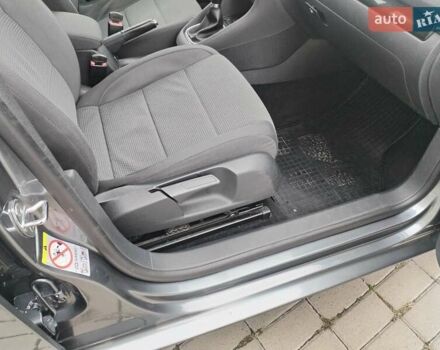 Серый Фольксваген Гольф, объемом двигателя 1.6 л и пробегом 253 тыс. км за 7700 $, фото 51 на Automoto.ua