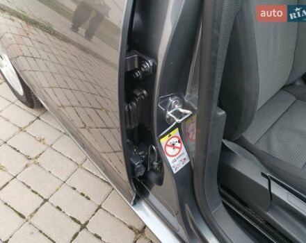 Серый Фольксваген Гольф, объемом двигателя 1.6 л и пробегом 253 тыс. км за 7700 $, фото 48 на Automoto.ua