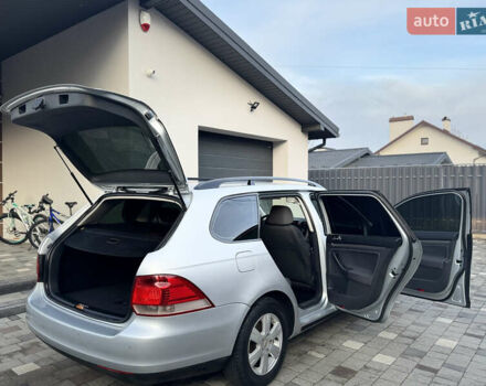 Серый Фольксваген Гольф, объемом двигателя 1.6 л и пробегом 225 тыс. км за 6450 $, фото 43 на Automoto.ua