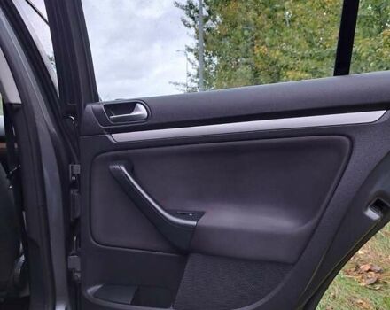 Фольксваген Гольф 2009 в Нетешине на Automoto.ua Серый Фольксваген Гольф, объемом двигателя 1.6 л и пробегом 245 тыс. км за 6900 $, фото 10 на Automoto.ua