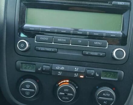 Серый Фольксваген Гольф, объемом двигателя 1.4 л и пробегом 237 тыс. км за 7500 $, фото 11 на Automoto.ua