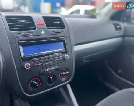 Серый Фольксваген Гольф, объемом двигателя 1.4 л и пробегом 263 тыс. км за 6500 $, фото 42 на Automoto.ua