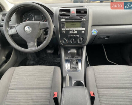 Сірий Фольксваген Гольф, об'ємом двигуна 1.6 л та пробігом 206 тис. км за 6750 $, фото 27 на Automoto.ua