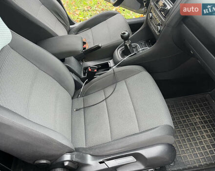 Фольксваген Гольф 2009 в Виннице на Automoto.ua Серый Фольксваген Гольф, объемом двигателя 1.6 л и пробегом 283 тыс. км за 7200 $, фото 10 на Automoto.ua