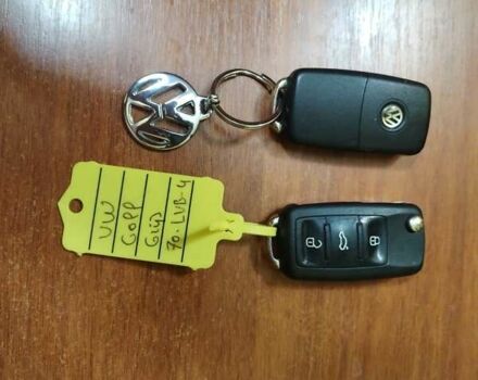 Серый Фольксваген Гольф, объемом двигателя 1.6 л и пробегом 253 тыс. км за 7700 $, фото 62 на Automoto.ua