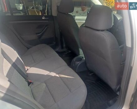 Фольксваген Гольф 2009 в Черноморске (Ильичевске) на Automoto.ua Серый Фольксваген Гольф, объемом двигателя 1.39 л и пробегом 233 тыс. км за 4800 $, фото 3 на Automoto.ua