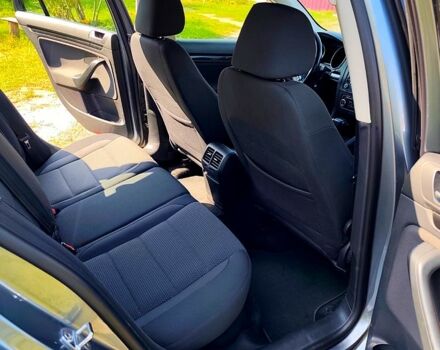 Серый Фольксваген Гольф, объемом двигателя 1.6 л и пробегом 263 тыс. км за 8300 $, фото 4 на Automoto.ua