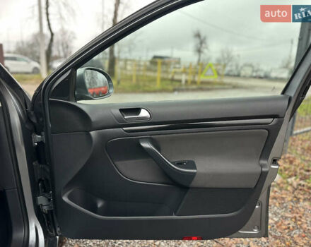 Сірий Фольксваген Гольф, об'ємом двигуна 1.39 л та пробігом 214 тис. км за 7500 $, фото 41 на Automoto.ua