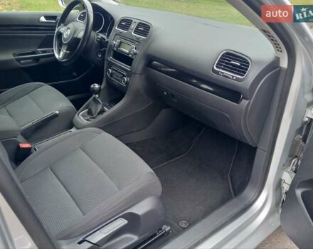 Серый Фольксваген Гольф, объемом двигателя 1.6 л и пробегом 235 тыс. км за 7500 $, фото 16 на Automoto.ua