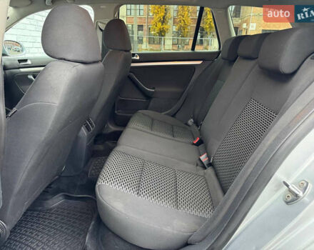 Серый Фольксваген Гольф, объемом двигателя 1.6 л и пробегом 202 тыс. км за 7500 $, фото 12 на Automoto.ua