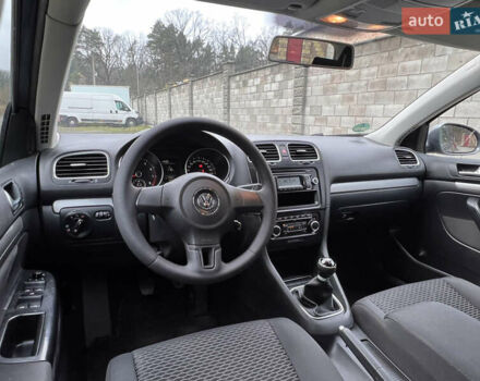 Сірий Фольксваген Гольф, об'ємом двигуна 1.39 л та пробігом 180 тис. км за 5999 $, фото 24 на Automoto.ua